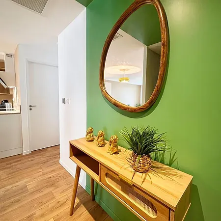 Joli Perot Apartment