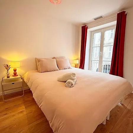 Joli Perot Apartment