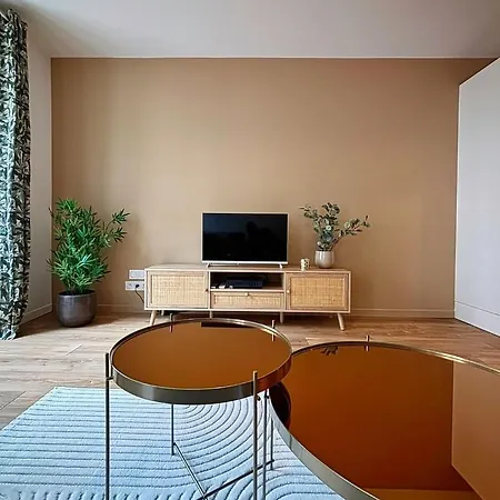 Joli Perot, Confortable, Centre, 5 Min Du Port Appartamento